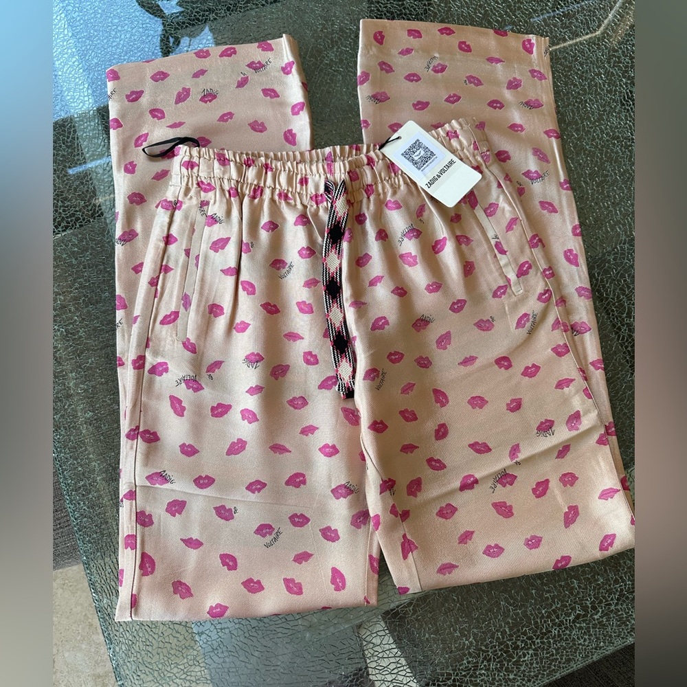 ZADIG & VOLTAIRE PMY JAC LIPS SIZE 34 (2) LIGHT PINK WITH BRIGHT PINK LIPS NWT - Picture 1 of 7